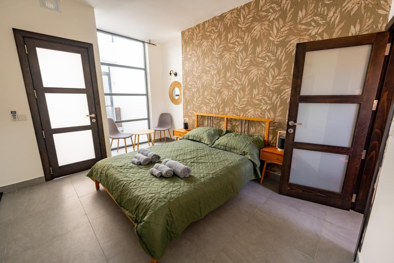 Entire House 3 Bedrooms