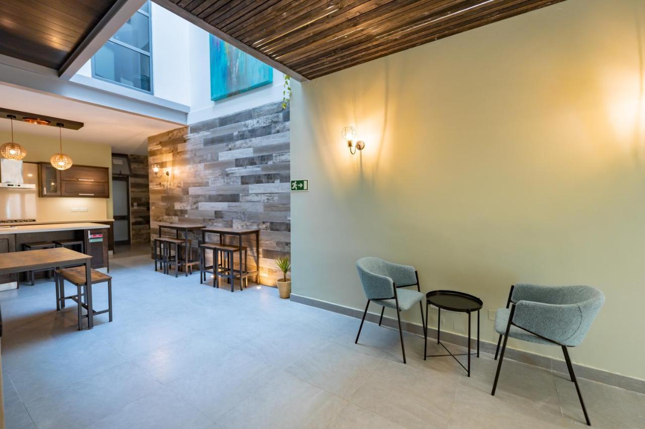 Entire House 3 Bedrooms 度假居 *