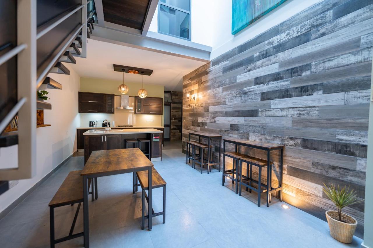 Entire House 3 Bedrooms 度假居 *